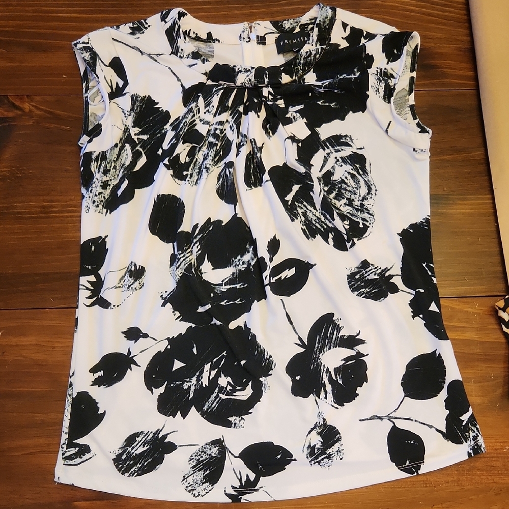 Premise Black and White Floral Blouse